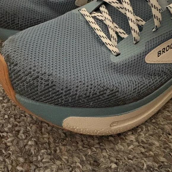 Brooks Blue and White Athletic Sneakers Ghost Max 2 - Picture 2 of 6